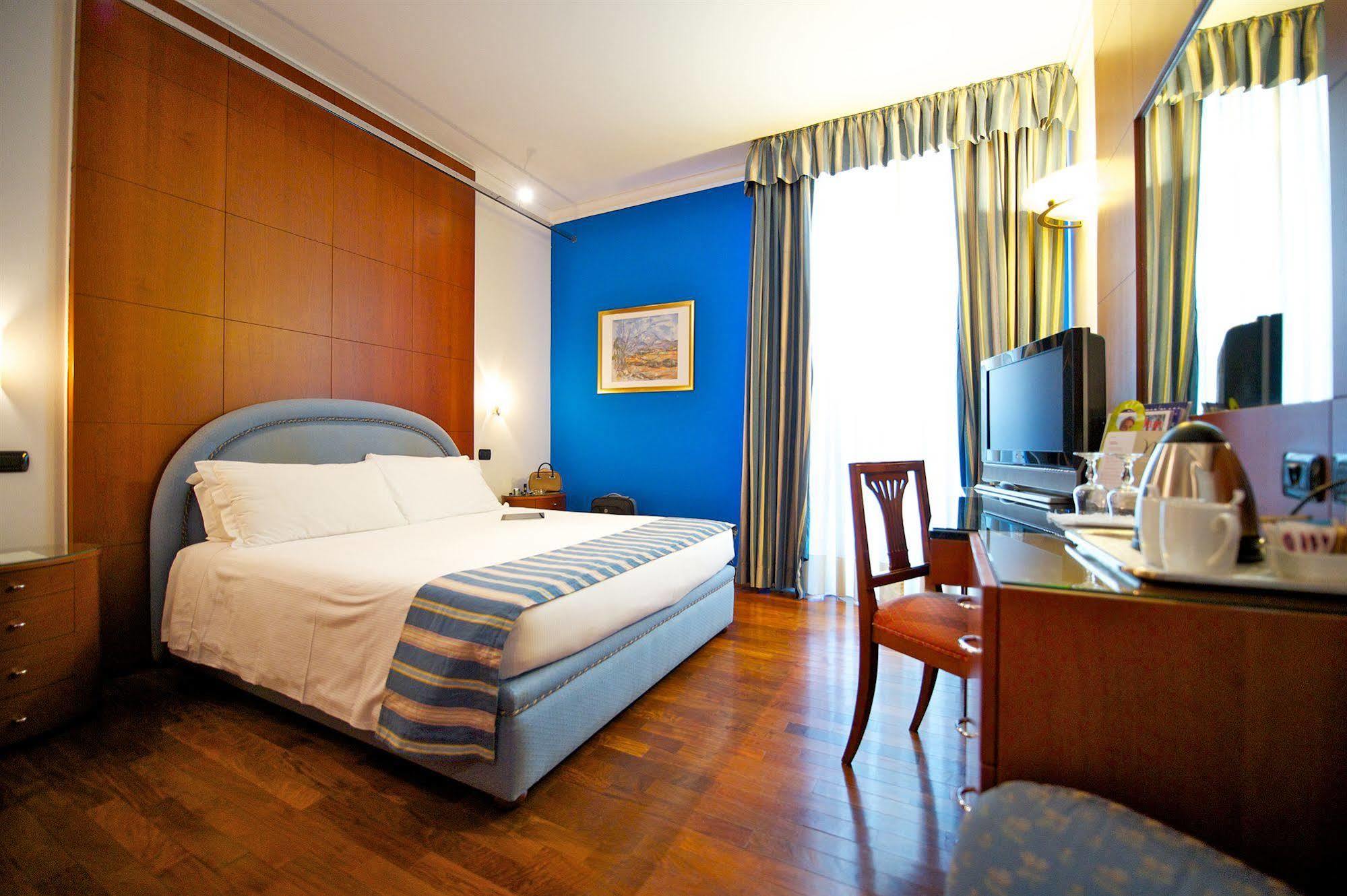 Hotel Royal Torino Centro Congressi Buitenkant foto